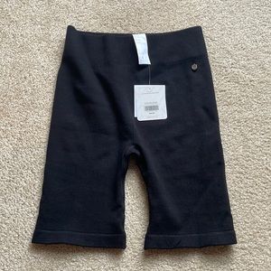 Fabletics Cloud Seamless High-Waisted Short